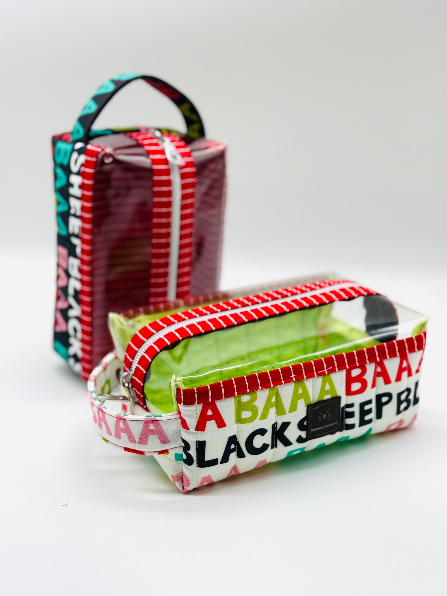 Box Bag 2.0 - Black sheep (size small)