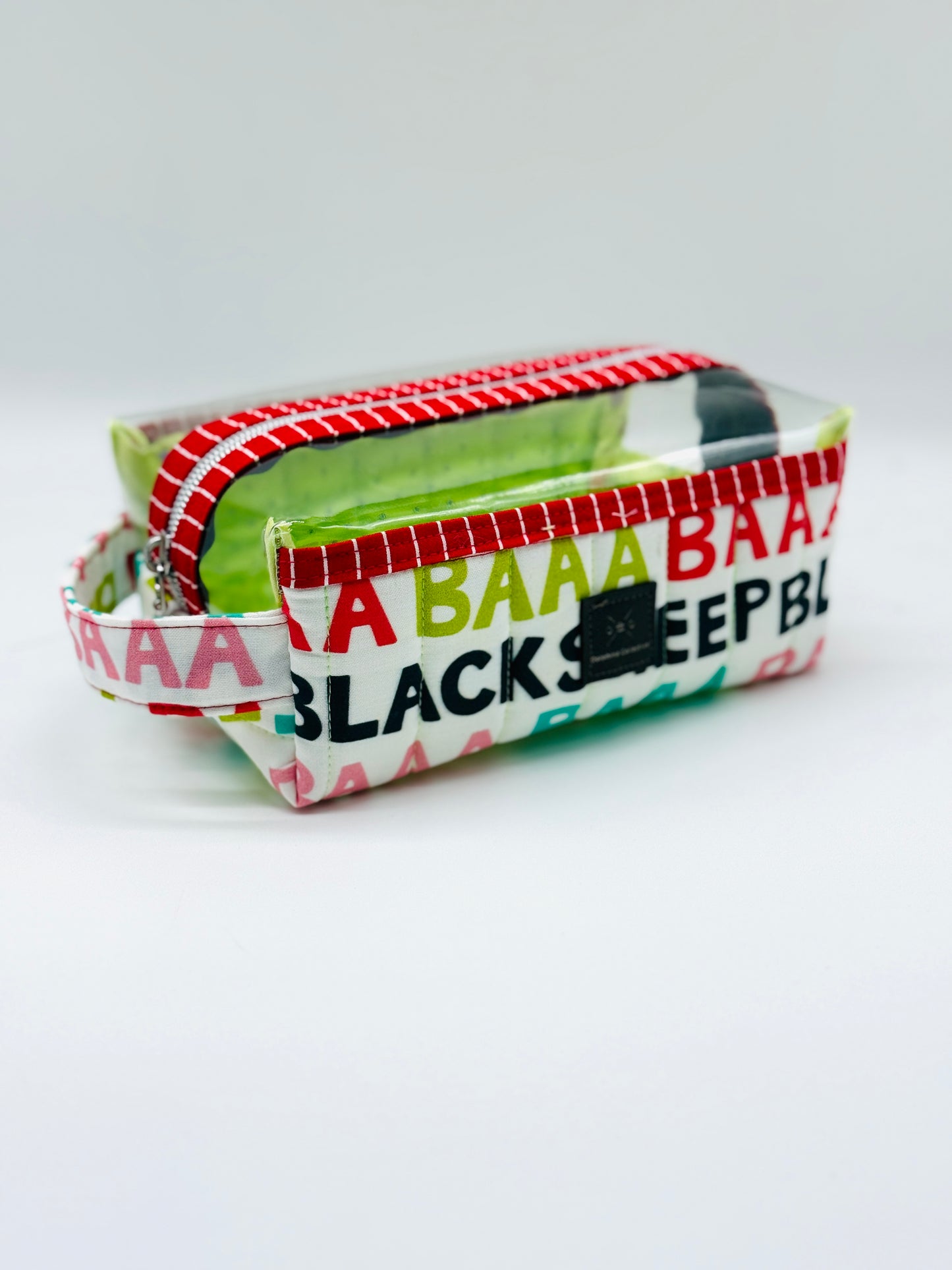 Box Bag 2.0 - Black sheep (size small)